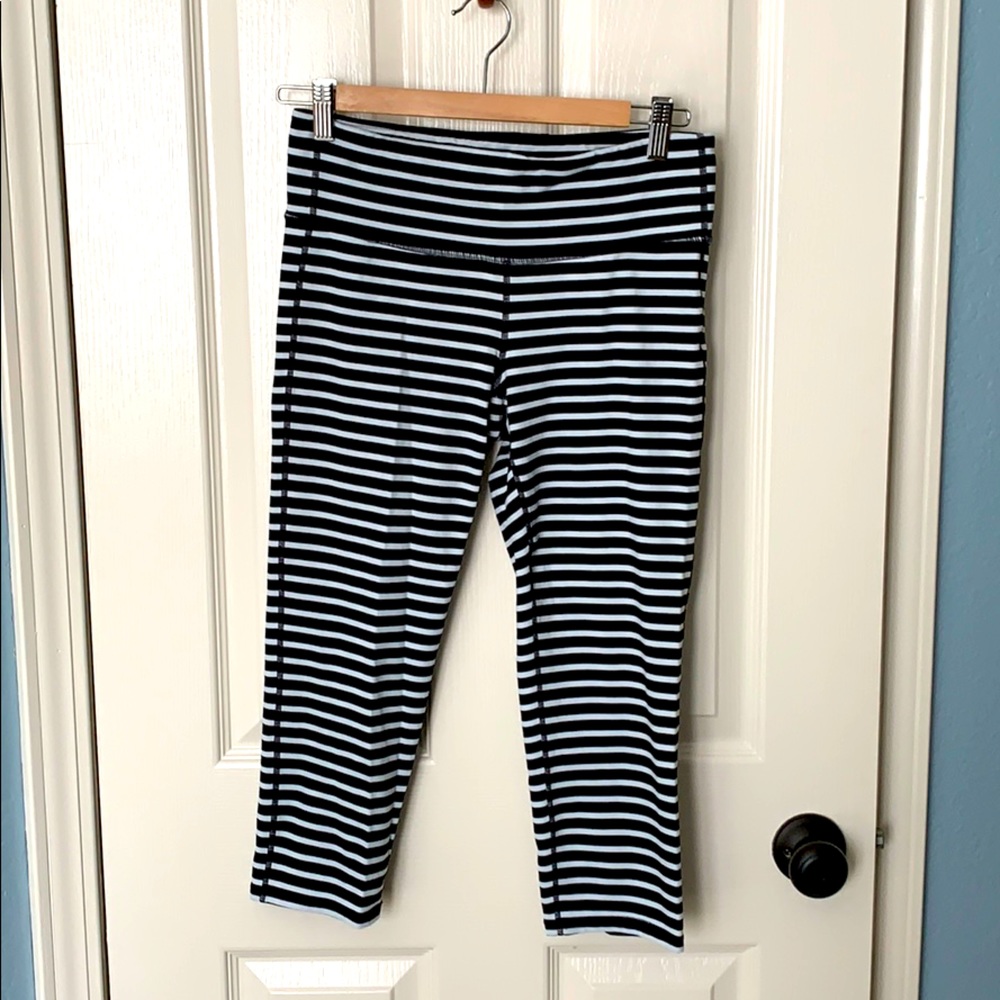 Athleta capri length workout leggings